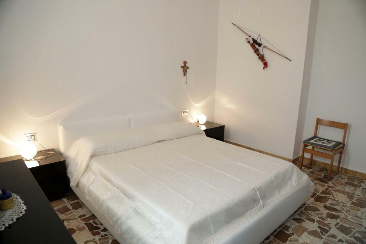 Luxury Apt Apartamento Calasetta Exterior foto